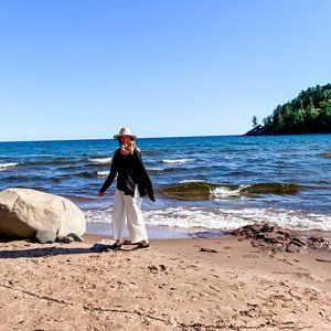 Meet your Posher, Debbie